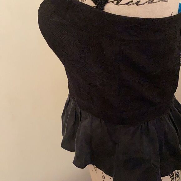 Bebe Black Lace Peplum Strapless Top Feminine Event Party Club Vegas NEW - Picture 4 of 11